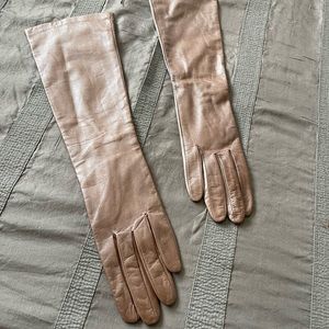 Carolina Amato Gloves Dark Champagne Lambskin New Without Tags